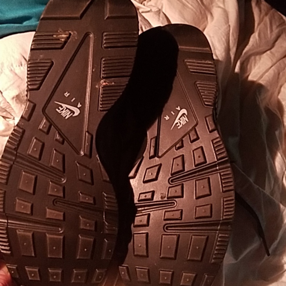 Shoes - Picture 6 of 6